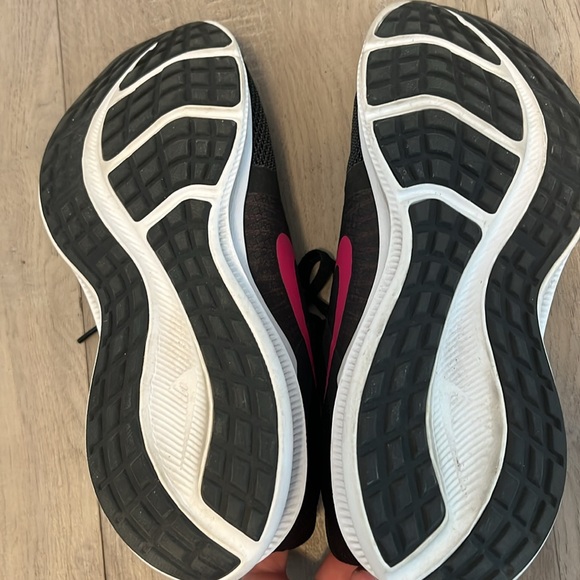 New condition Nike downshifter runners - Picture 3 of 5